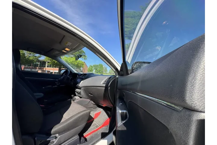 $7999 : 2018 Outlander Sport LE image 10