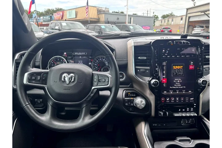 2019 RAM 1500 Laramie image 8
