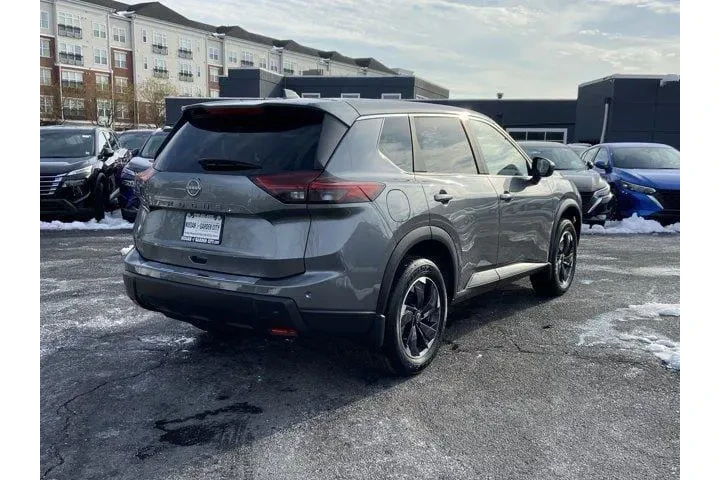 $24050 : Nissan Rogue 2025 SV 4dr Cro image 4