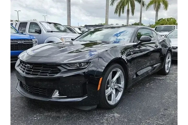 $36990 : Chevrolet Camaro 2023 LT1 2d image 2