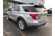 $31995 : Ford Explorer 2021 AWD Plati thumbnail
