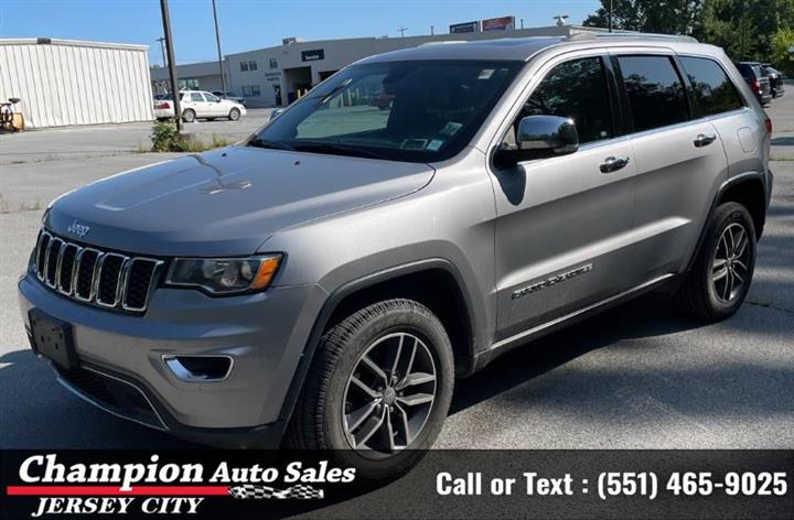 Used 2018 Grand Cherokee Limi image 1