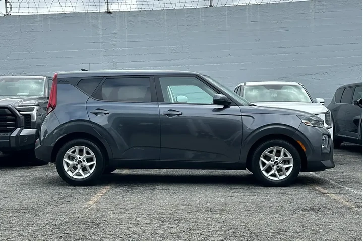 $10995 : Kia Soul 2021 S 4dr Crossove image 3