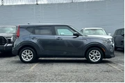 $10995 : Kia Soul 2021 S 4dr Crossove thumbnail