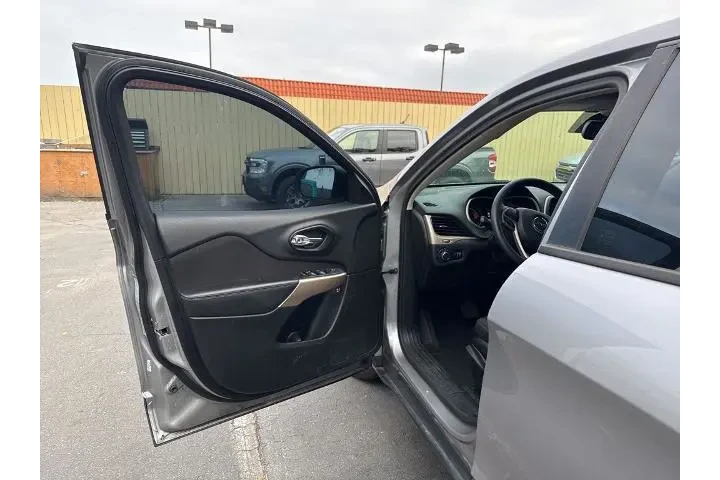 $14012 : Jeep Cherokee 2017 Sport 4dr image 6