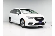 Chrysler Pacifica Plug-In Hy en Charlotte
