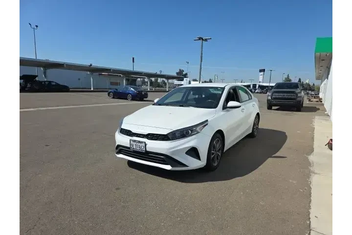 $18999 : Kia Forte 2024 LXS 4dr Sedan image 3