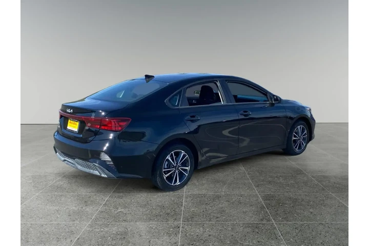 $25990 : Kia Forte 2024 LX 4dr Sedan image 5