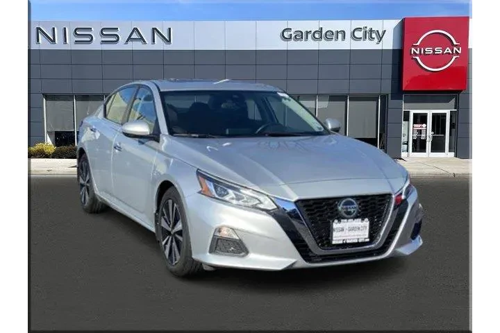 $14495 : Nissan Altima 2021 2.5 SV 4d image 1