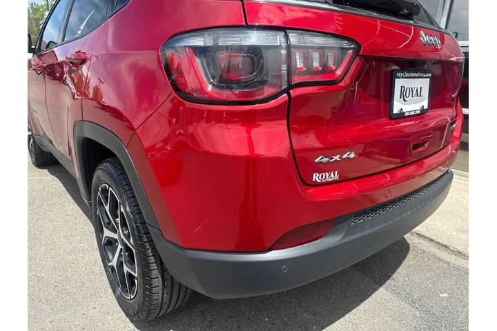 $24995 : 2025 Compass Limited 4x4 image 10