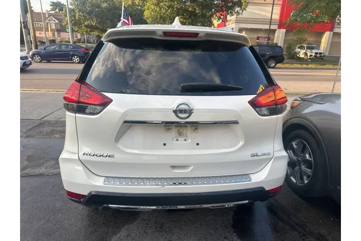 $15995 : 2017 Rogue SL image 4