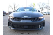 $21677 : Kia K5 2025 LXS 4dr Sedan thumbnail