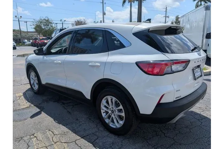 $16197 : Ford Escape 2022 SE 4dr SUV image 5