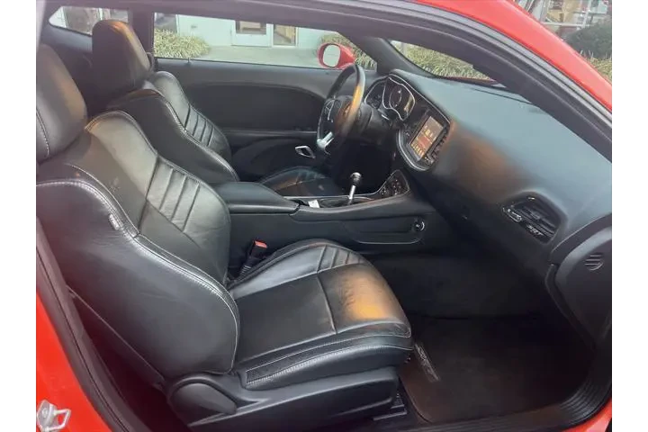 $31900 : Dodge Challenger 2016 SRT 39 image 10