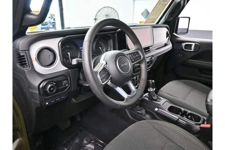 $32991 : Jeep Wrangler 2024 4x4 Sahar image 10