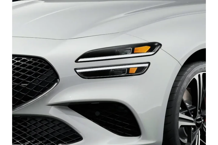 Genesis G70 2025 AWD 2.5T Sp image 9