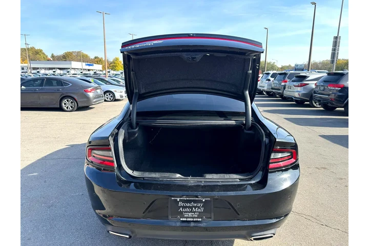 $14980 : 2019 Charger SXT RWD image 10