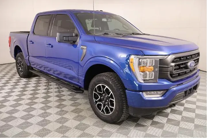 $35475 : Ford F-150 2023 4x4 XLT 4dr image 1