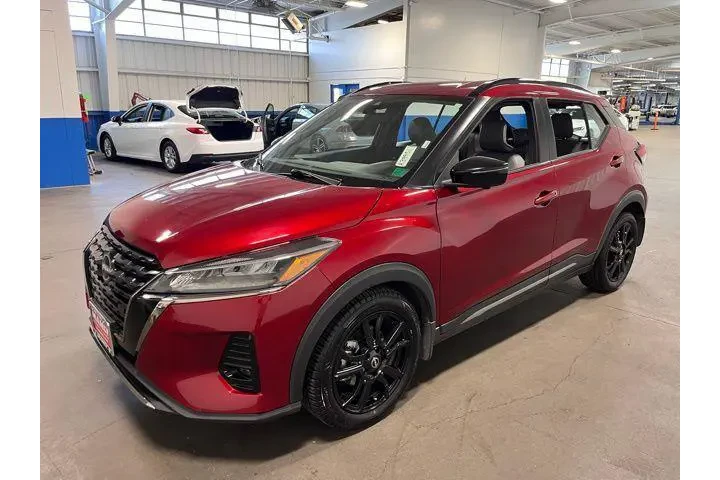 $18895 : Nissan Kicks 2023 SR 4dr Cro image 8
