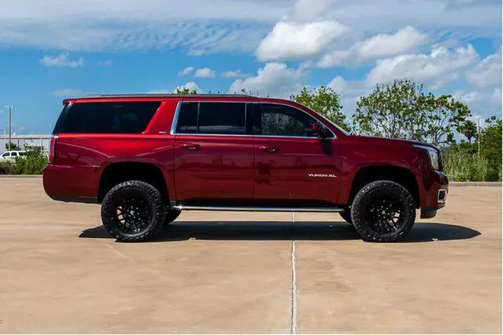 $26237 : GMC Yukon XL 2019 4x2 SLT 4d image 3
