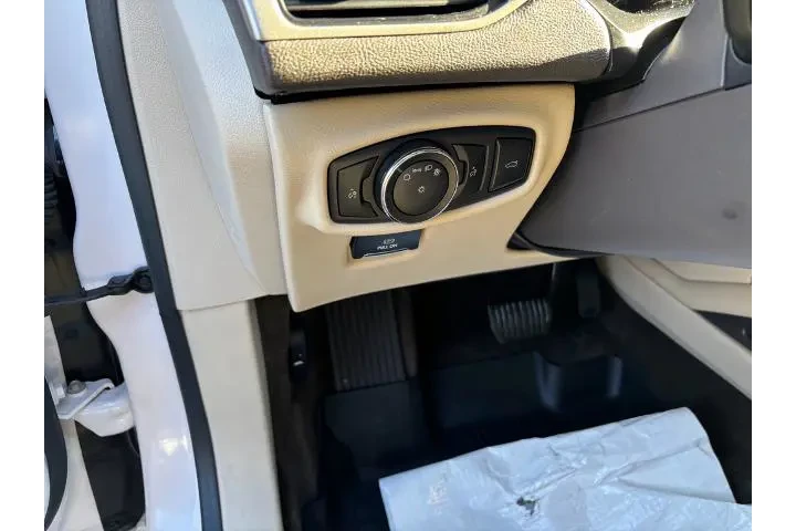 $12945 : Lincoln MKZ 2017 Premiere 4d image 10