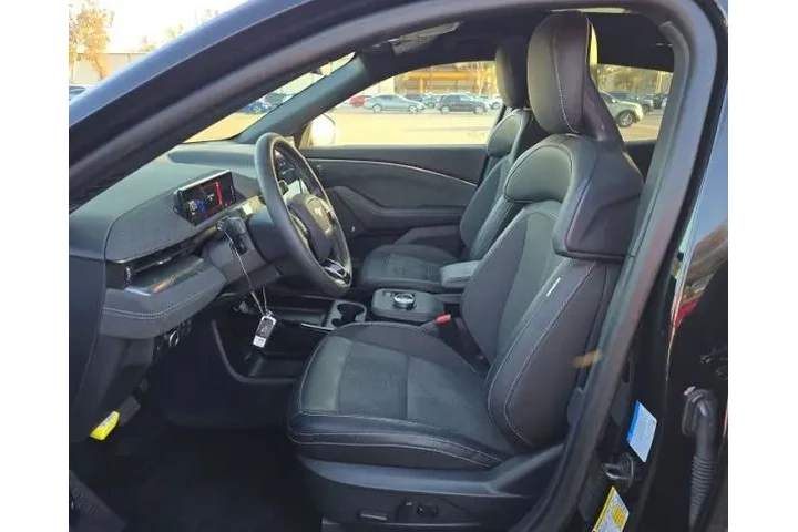 $30800 : Ford Mustang Mach-E 2022 AWD image 5