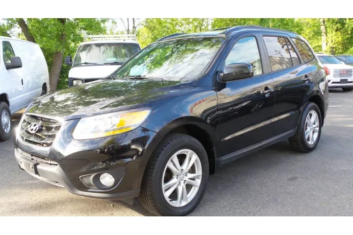 $7900 : 2011 Santa Fe SE image 1