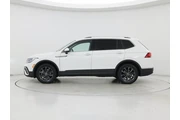$21998 : Volkswagen Tiguan 2022 SE 4d thumbnail