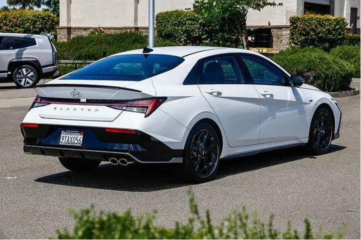 $24488 : Hyundai ELANTRA 2025 N Line image 5