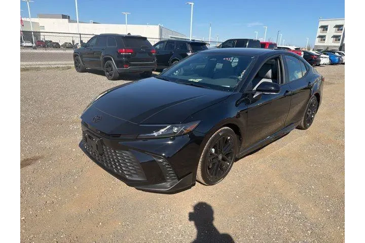 $38900 : Toyota Camry 2026 SE 4dr Sed image 2