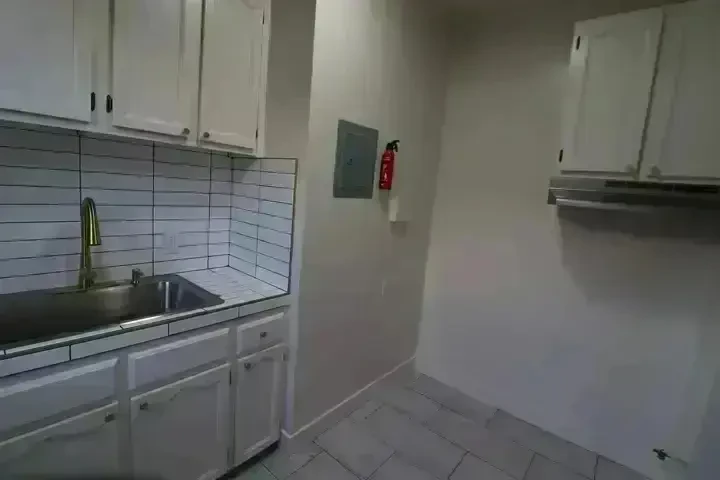 $1379 : LA. APARTAMENTO SINGLE image 3