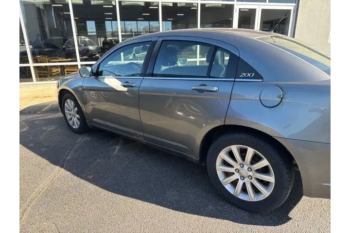 $7995 : Chrysler 200 2012 Touring 4d image 7