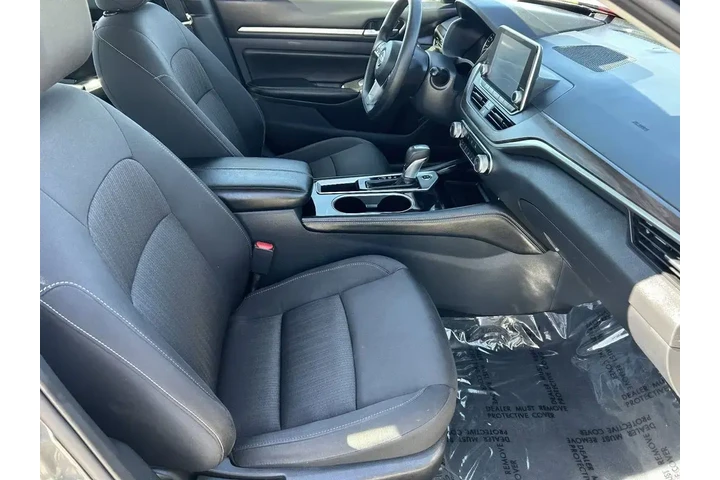 $17296 : Nissan Altima 2023 2.5 SV 4d image 9