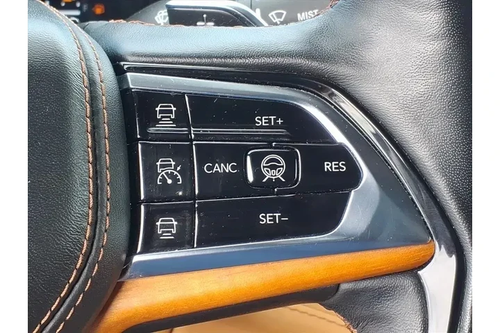 $39900 : Jeep Grand Cherokee 2023 4x4 image 10