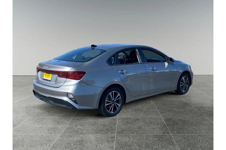 $23340 : Kia Forte 2023 image 5