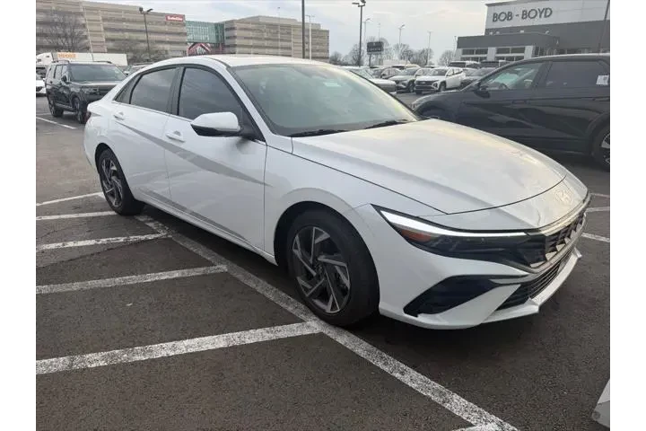 $25566 : Hyundai ELANTRA 2025 Limited image 3