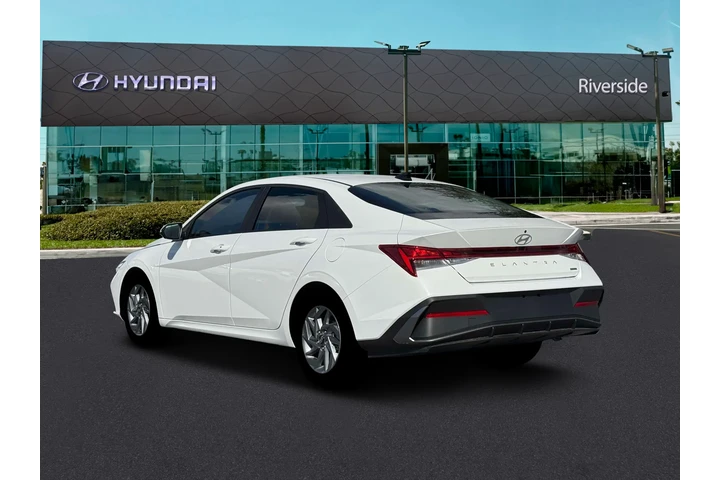 $27670 : Hyundai ELANTRA Hybrid 2026 image 5