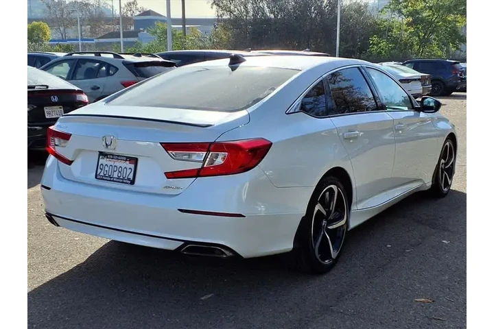 $23395 : Honda Accord 2022 Sport 4dr image 4
