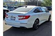 $23395 : Honda Accord 2022 Sport 4dr thumbnail