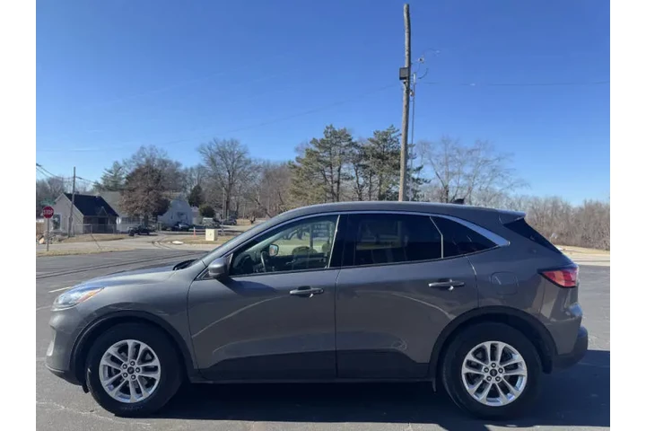 $8999 : 2021 Escape SE image 8