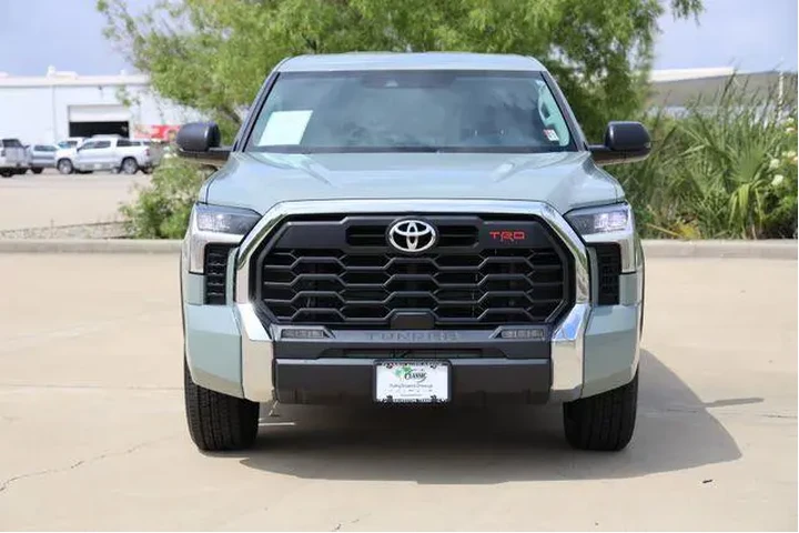 $37703 : Toyota Tundra 2022 4x2 SR5 4 image 2
