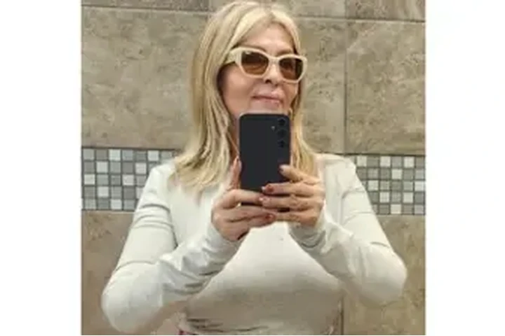 Señora bonita image 1