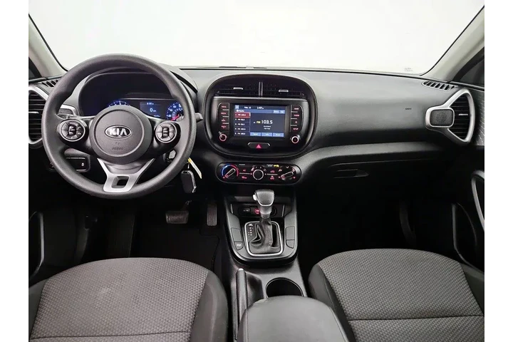 $11998 : Kia Soul 2020 LX 4dr Crossov image 9