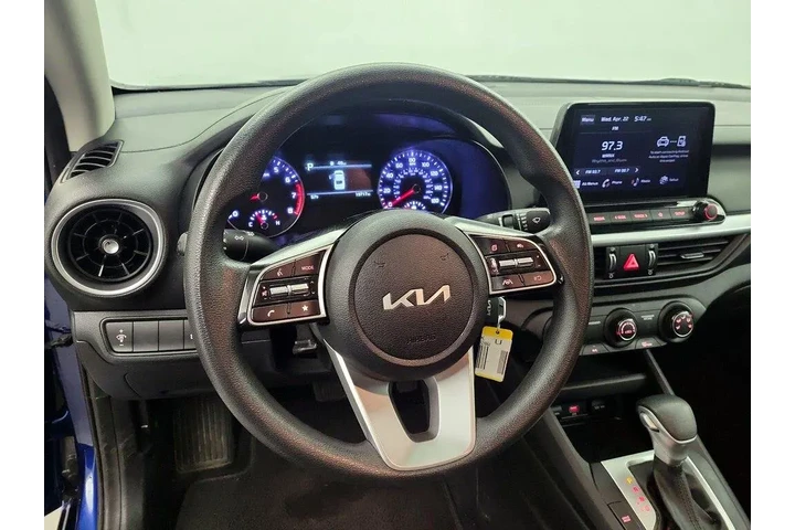 $19998 : Kia Forte 2023 LXS 4dr Sedan image 10