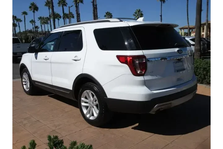 $16969 : Ford Explorer 2017 XLT 4dr S image 2