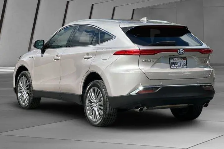 $30900 : Toyota Venza 2021 AWD XLE 4d image 10