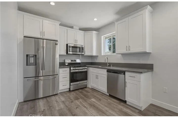 $1000 : 1 bed, 1 bath image 3
