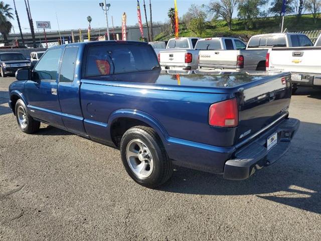 $11999 : 2001 S10 Pickup image 10