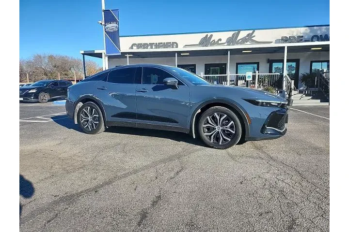 $35998 : Toyota Crown 2025 AWD XLE 4d image 1