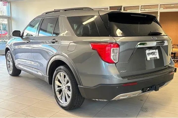 $33929 : Ford Explorer 2023 AWD XLT 4 image 6